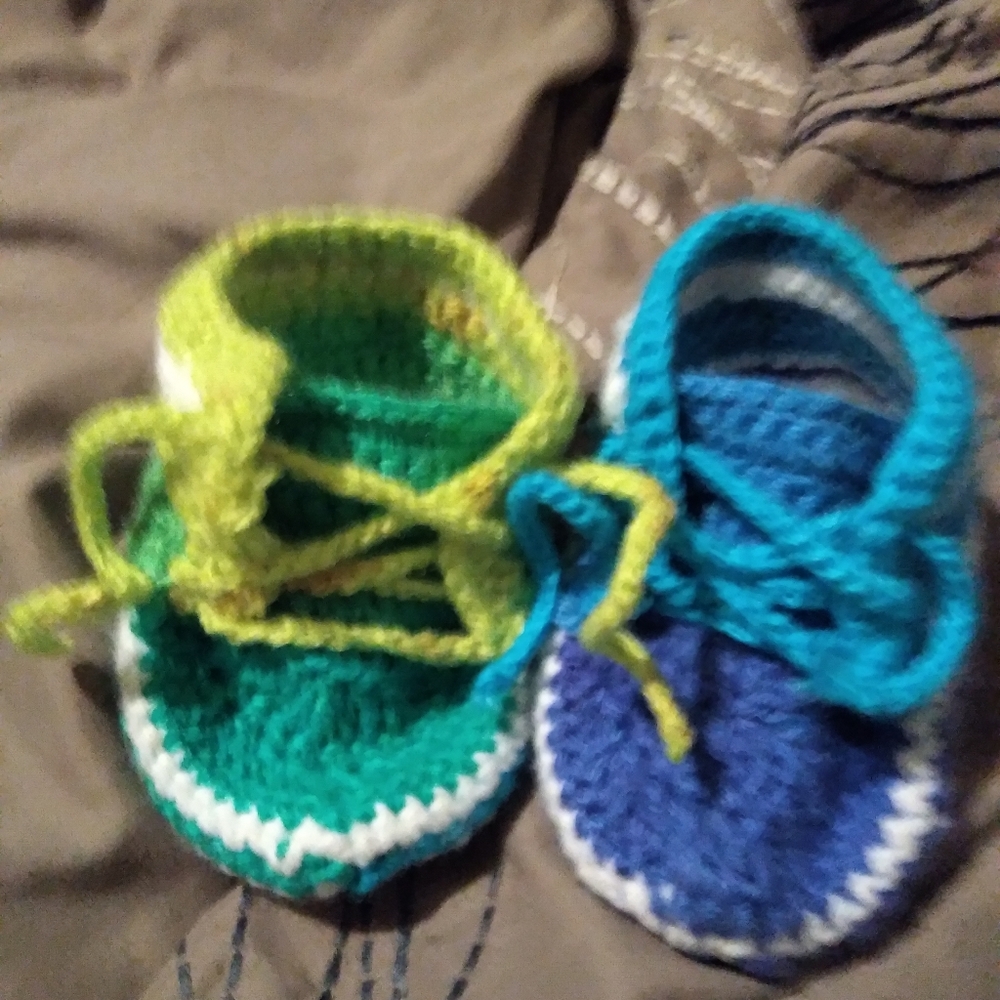0-3 month crochet baby sneakers